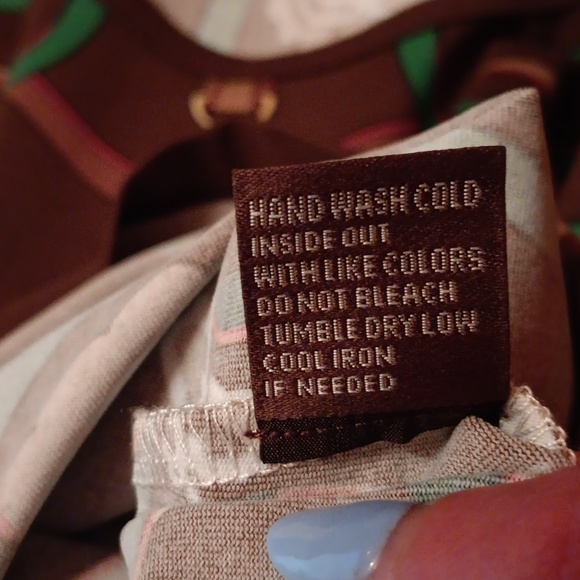 J.McLaughlin Signature Tee in Brown/Green Fairfax Crest - Picture 7 of 7